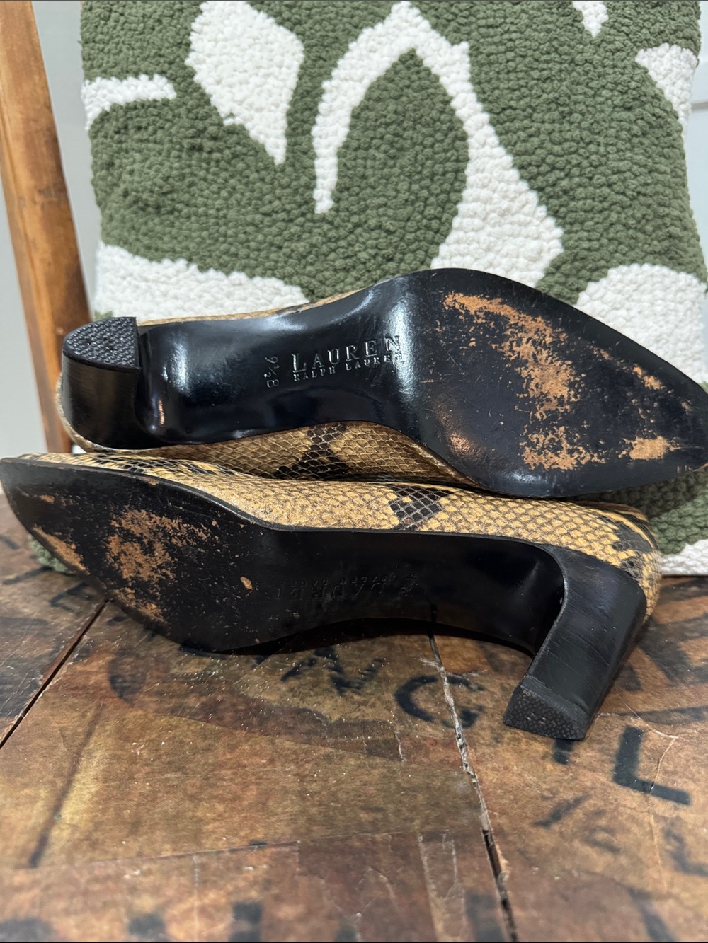 Lauren Ralph Lauren Snakeskin Print Leather Pumps 9.5 Vintage 3” Heel - Picture 9 of 9